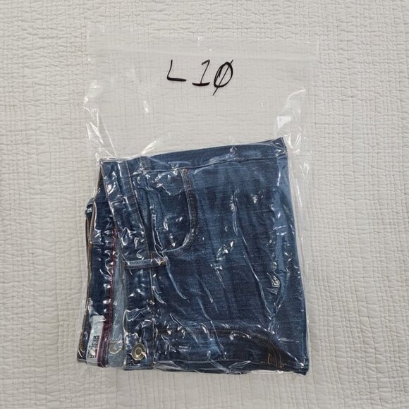 Tommy Hilfiger Jeans Men's 42x32 Stretch Medium Wash Denim Straight Leg EUC LN - Picture 12 of 12